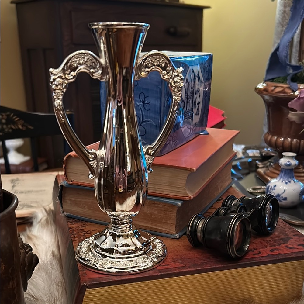 Oneida Silverplate Du Maurier Bud Vase